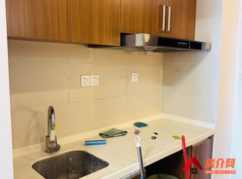 五华万科学府,1室1厅房子出租(整租),租金每月1400元 五华万科学府,1室1厅房子出租(整租),租金每月1400元