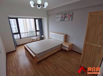 五华假日城市(2期芳华)，3室2厅房子出租(合租)，租金每月