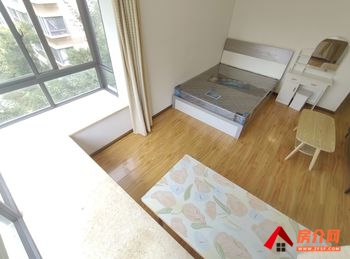 西山中天融域，1室1厅房子出租(合租)，租金每月950元