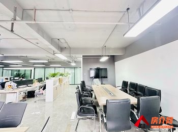 昆明中铁云时代广场 >300m²写字楼出租，参考报价：