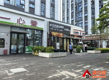 官渡官渡广场60m²商铺出售,参考报价:180万元 官渡官渡广场60m²商铺出售,参考报价:180万元