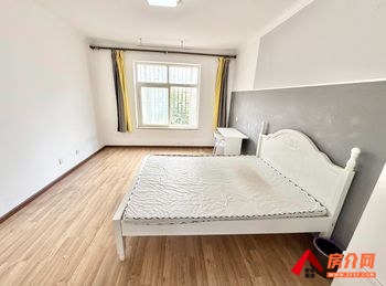 盘龙云波五社新村，3室2厅房子出租(合租)，租金每月450元