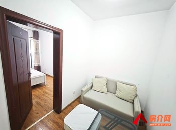 西山润城(7区),3室2厅房子出租(合租),租金每月520元 西山润城(7区),3室2厅房子出租(合租),租金每月520元