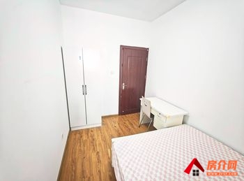 西山润城(7区),3室2厅房子出租(合租),租金每月520元