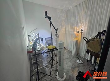 顺城双塔 >135m²写字楼出租,参考报价:6075元 顺城双塔 >135m²写字楼出租,参考报价:6075元