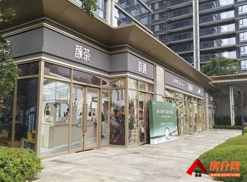 西山前卫营45.96m²商铺出售,参考报价:128万元 西山前卫营45.96m²商铺出售,参考报价:128万元