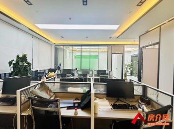 银都汇商务中心 >200m²写字楼出租,参考报价:34 银都汇商务中心 >200m²写字楼出租,参考报价:34