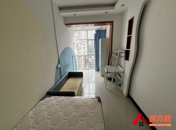 昆明西山富城车世界 3室2厅房子出租(合租)，租金每月580