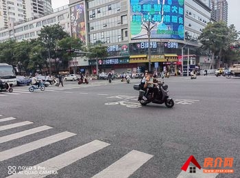 昆明五华南屏街片区180m²商铺出售,参考报价:100万元 昆明五华南屏街片区180m²商铺出售,参考报价:100万元