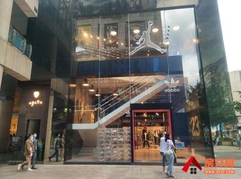 「昆明」五华南屏街片区582.07m²商铺出售,参考报价:8 「昆明」五华南屏街片区582.07m²商铺出售,参考报价:8