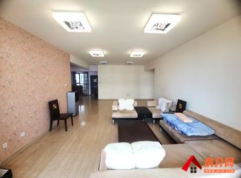 彩云间花园小区房屋出售，盘龙彩云间花园，4室2厅，报价：16