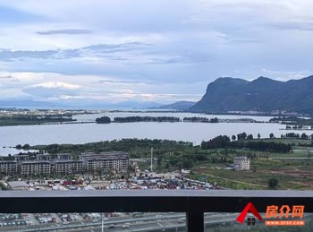 昆明西山书香云海仕学苑 3室2厅二手房出售,报价：120万元