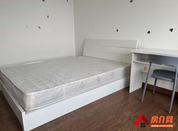 盘龙碧桂园璟台玥光里，3室2厅房子出租(合租)，租金每月55