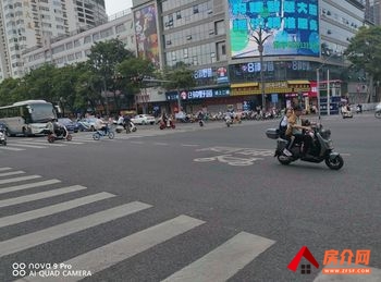 昆明五华南屏街片区180m²商铺出售,参考报价:100万元
