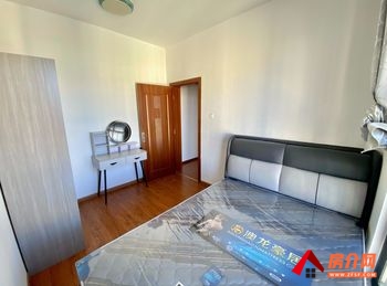 西山兴港珑湾,3室2厅房子出租(合租),租金每月1200元