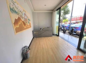 盘龙金星立交桥83m²商铺出租，参考报价：面议