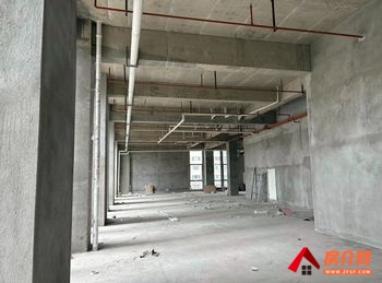 盘龙江东花园770m²商铺出租，参考报价：面议