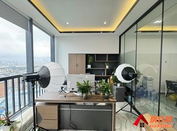 银都汇商务中心 >220m²写字楼出租，参考报价：38