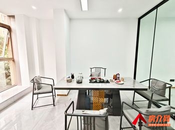 霖岚国际广场 >339m²写字楼出租，参考报价：986