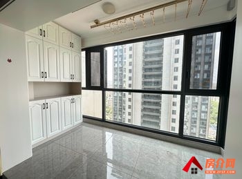 「昆明」西山复地云极,4室2厅房子出租(整租)，租金每月46