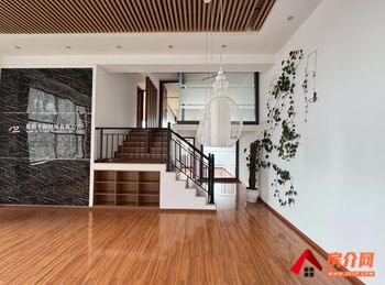 大都摩天购物中心写字楼 >136m²写字楼出租，参考报