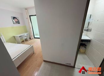 盘龙昆明广场中央(B区)，3室1厅房子出租(合租)，租金每月