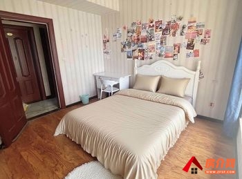 盘龙万宏国际(1期)，3室1厅房子出租(合租)，租金每月50