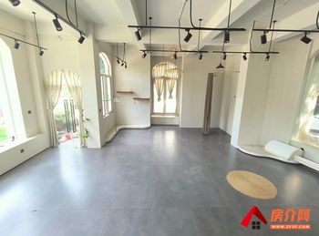 昆明盘龙金星立交桥260m²商铺出租，参考报价：面议