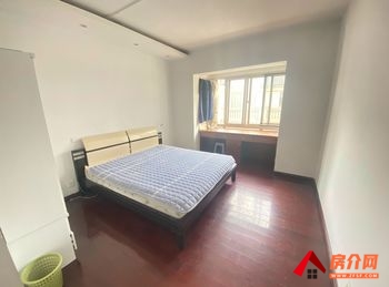 「昆明」五华创意英国小区,3室1厅房子出租(合租)，租金每月