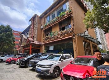 官渡新亚洲体育城900m²商铺出售,参考报价:850万元