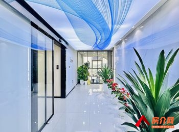 昆明昆百大国际派办公楼 >298m²写字楼出租，参考报