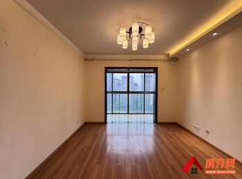 盘龙丽水雅苑，3室2厅二手房出售,报价：95万元