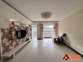 盘龙金色交响秋恋，4室2厅二手房出售,报价：90万元