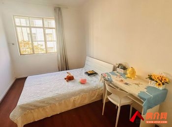 五华新闻南路七十九号院，3室2厅房子出租(合租)，租金每月5