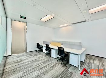 恒隆广场 >296m²写字楼出租,参考报价:面议