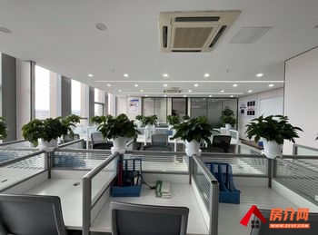 欣都龙城写字楼 >220m²写字楼出租，参考报价：92