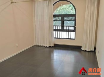 「昆明」盘龙火车北站195m²商铺出租,参考报价:8800元