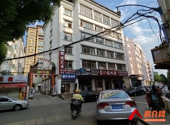 官渡海伦国际3600m²商铺出售,参考报价:1280万元 官渡海伦国际3600m²商铺出售,参考报价:1280万元