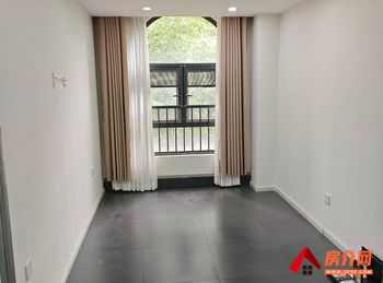 「昆明」盘龙火车北站195m²商铺出租,参考报价:8800元 「昆明」盘龙火车北站195m²商铺出租,参考报价:8800元