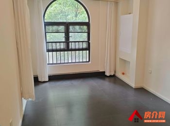 「昆明」盘龙火车北站195m²商铺出租,参考报价:8800元 「昆明」盘龙火车北站195m²商铺出租,参考报价:8800元