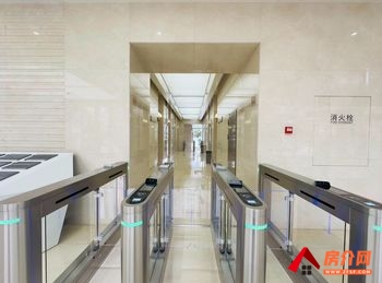 欣都龙城写字楼 >327m²写字楼出租，参考报价：面议