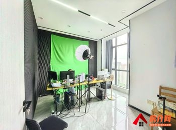 昆明恒旺广场 >218m²写字楼出租，参考报价：566