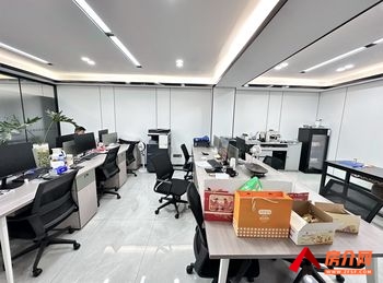 摩根道 >208m²写字楼出租,参考报价:8320元/ 摩根道 >208m²写字楼出租,参考报价:8320元/