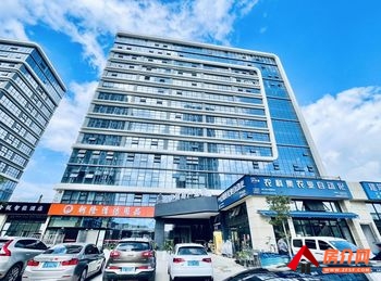 昆明东聚嘉信商务中心 >242m²写字楼出租,参考报价 昆明东聚嘉信商务中心 >242m²写字楼出租,参考报价