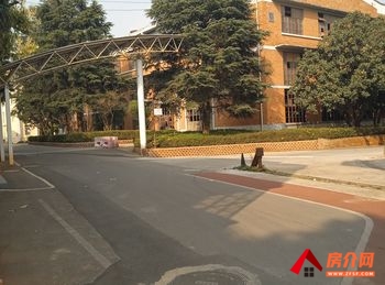 昆明盘龙茨坝1402m²厂房出租,参考报价:面议