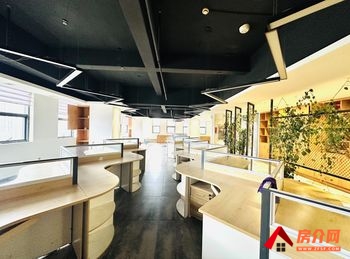 第三城财富中心 >420m²写字楼出租，参考报价：面议