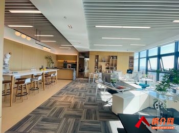 海乐世界(办公) >180m²写字楼出售，参考报价：9