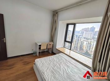 五华华飞新域盛景，3室2厅房子出租(合租)，租金每月550元