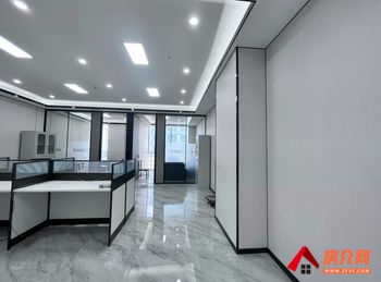 和谐广场 >135m²写字楼出租，参考报价：3645元