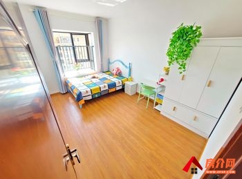 西城林语华郡苑小区房屋出租丨五华西城林语华郡苑，4室2厅房子